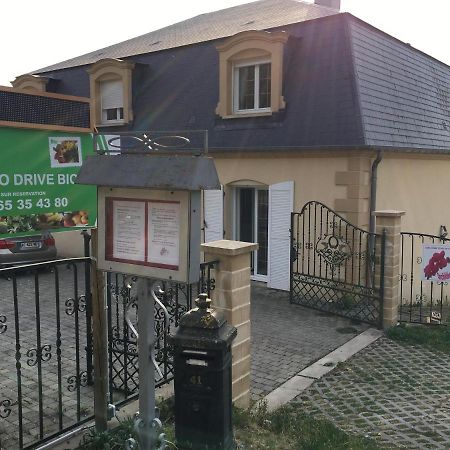 Orchidee Rose Bed & Breakfast Живе Екстериор снимка
