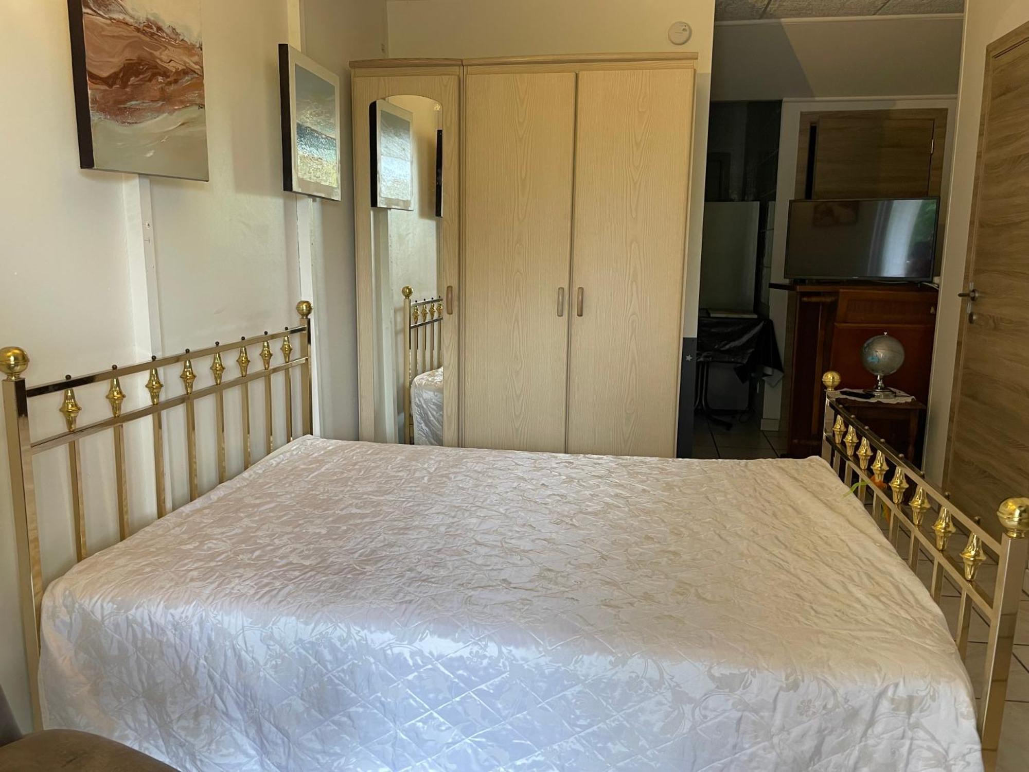 Orchidee Rose Bed & Breakfast Живе Екстериор снимка